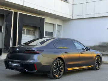 BMW i7 60 M-Sport IconicGlow Bow&Wil Fond-TV Massage