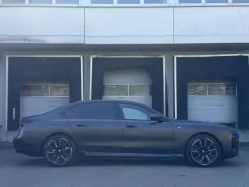 BMW i7 60 M-Sport IconicGlow Bow&Wil Fond-TV Massage