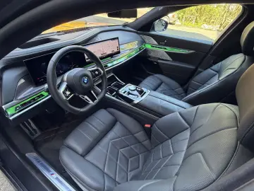 BMW i7 60 M-Sport IconicGlow Bow&Wil Fond-TV Massage