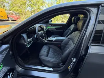 BMW i7 60 M-Sport IconicGlow Bow&Wil Fond-TV Massage