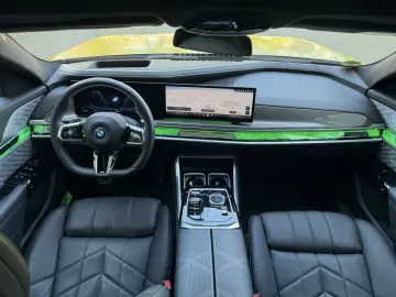 BMW i7 60 M-Sport IconicGlow Bow&Wil Fond-TV Massage