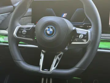 BMW i7 60 M-Sport IconicGlow Bow&Wil Fond-TV Massage