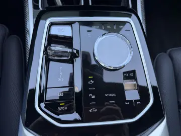 BMW i7 60 M-Sport IconicGlow Bow&Wil Fond-TV Massage