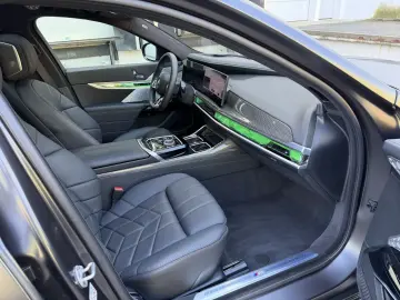 BMW i7 60 M-Sport IconicGlow Bow&Wil Fond-TV Massage