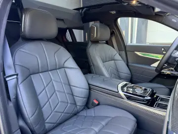 BMW i7 60 M-Sport IconicGlow Bow&Wil Fond-TV Massage