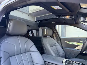 BMW i7 60 M-Sport IconicGlow Bow&Wil Fond-TV Massage