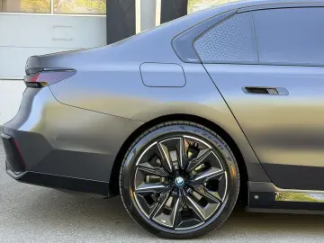 BMW i7 60 M-Sport IconicGlow Bow&Wil Fond-TV Massage