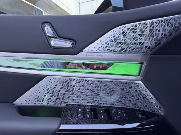 BMW i7 60 M-Sport IconicGlow Bow&Wil Fond-TV Massage