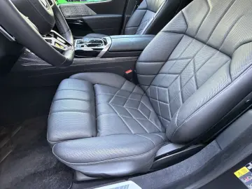 BMW i7 60 M-Sport IconicGlow Bow&Wil Fond-TV Massage