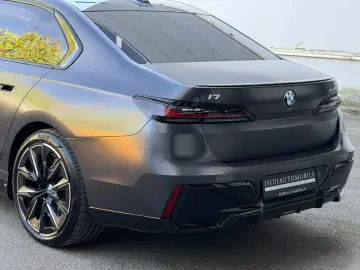 BMW i7 60 M-Sport IconicGlow Bow&Wil Fond-TV Massage