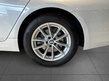 BMW 520i Limo DA St Go RFK SHZ DAB LiveProf SpoSi