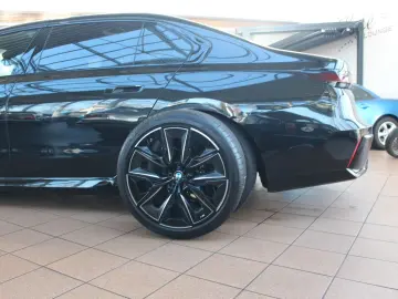 BMW 740 7 740 d xDrive M Sport 8-fach