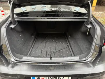 BMW M760e xDrive Limousine 18 7 kWh Aut.