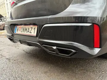 BMW M760e xDrive Limousine 18 7 kWh Aut.