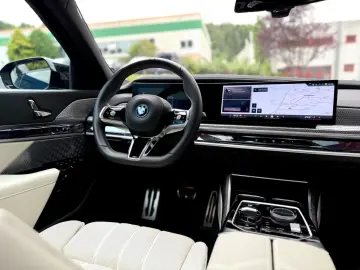 BMW M70 INDIVIDUAL PANO SKY-L CINEMA B&W CARBON ICON