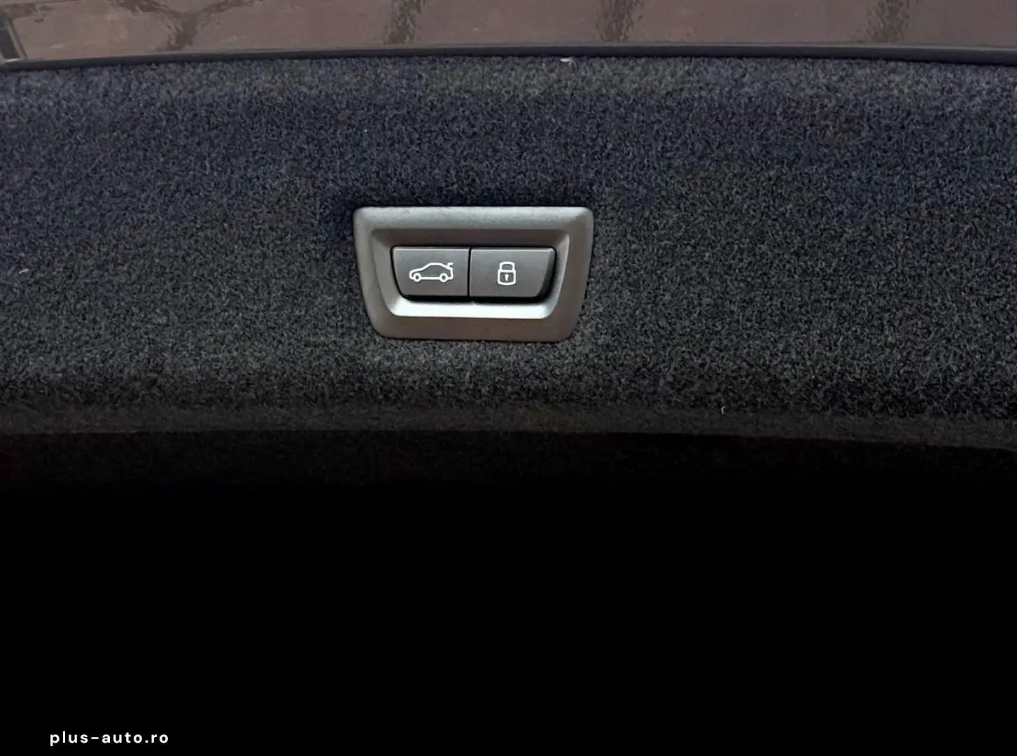 BMW M70 INDIVIDUAL PANO SKY-L CINEMA B&W CARBON ICON