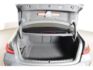 BMW M3 Competition M xDrive Panoramadach Harman Kard