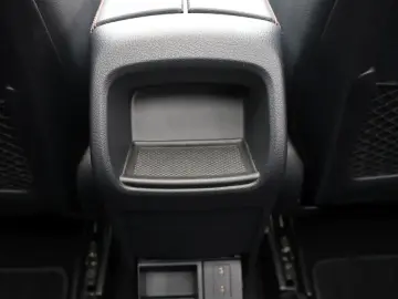 MERCEDES-BENZ GLB 35 AMG 4M 360  Distr Night Pano