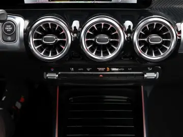 MERCEDES-BENZ GLB 35 AMG 4M 360  Distr Night Pano