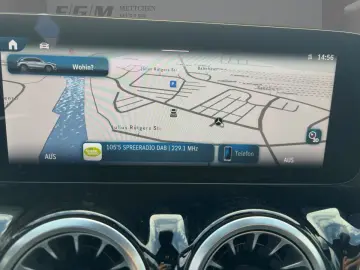 MERCEDES-BENZ GLA 35 AMG PerfSitze Burm HUD AHK Pano…