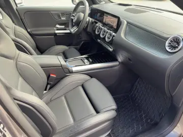 MERCEDES-BENZ GLA 35 AMG PerfSitze Burm HUD AHK Pano…