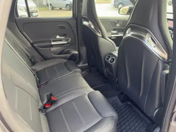 MERCEDES-BENZ GLA 35 AMG PerfSitze Burm HUD AHK Pano…