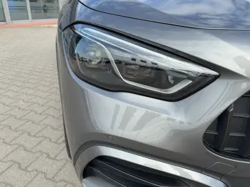 MERCEDES-BENZ GLA 35 AMG PerfSitze Burm HUD AHK Pano…