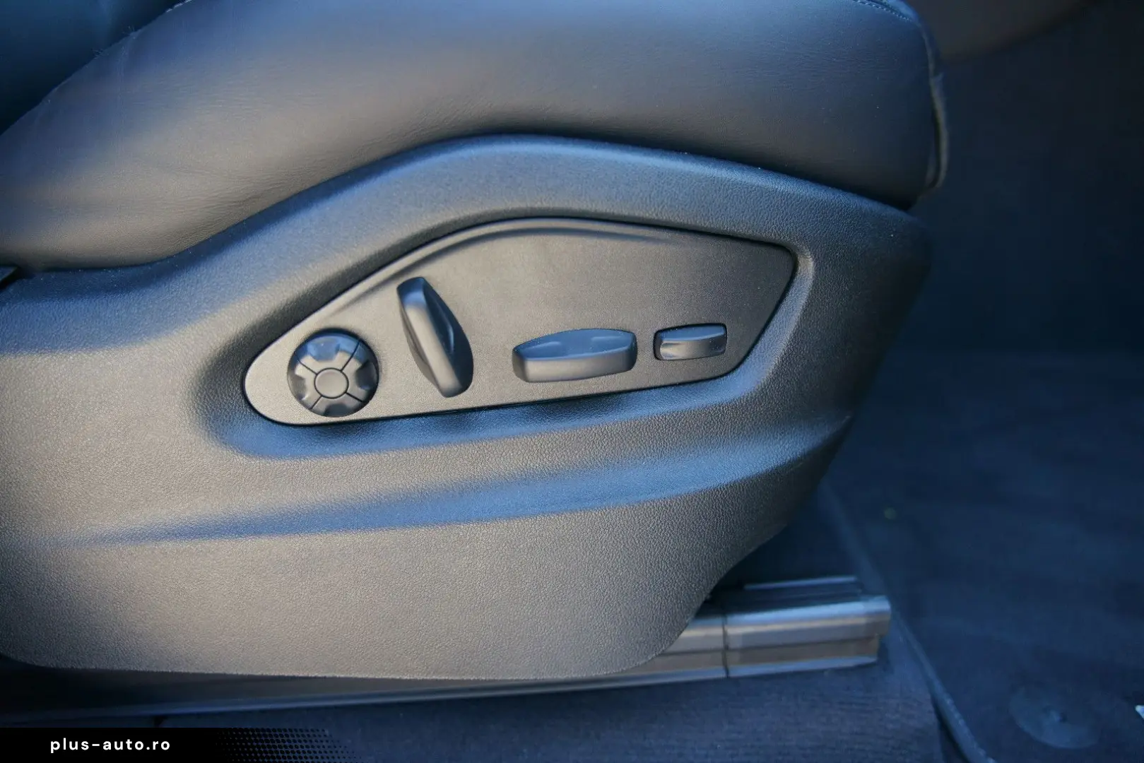 PORSCHE Cayenne Coupe E-Hybrid  AHK INNO HD-MATRIX