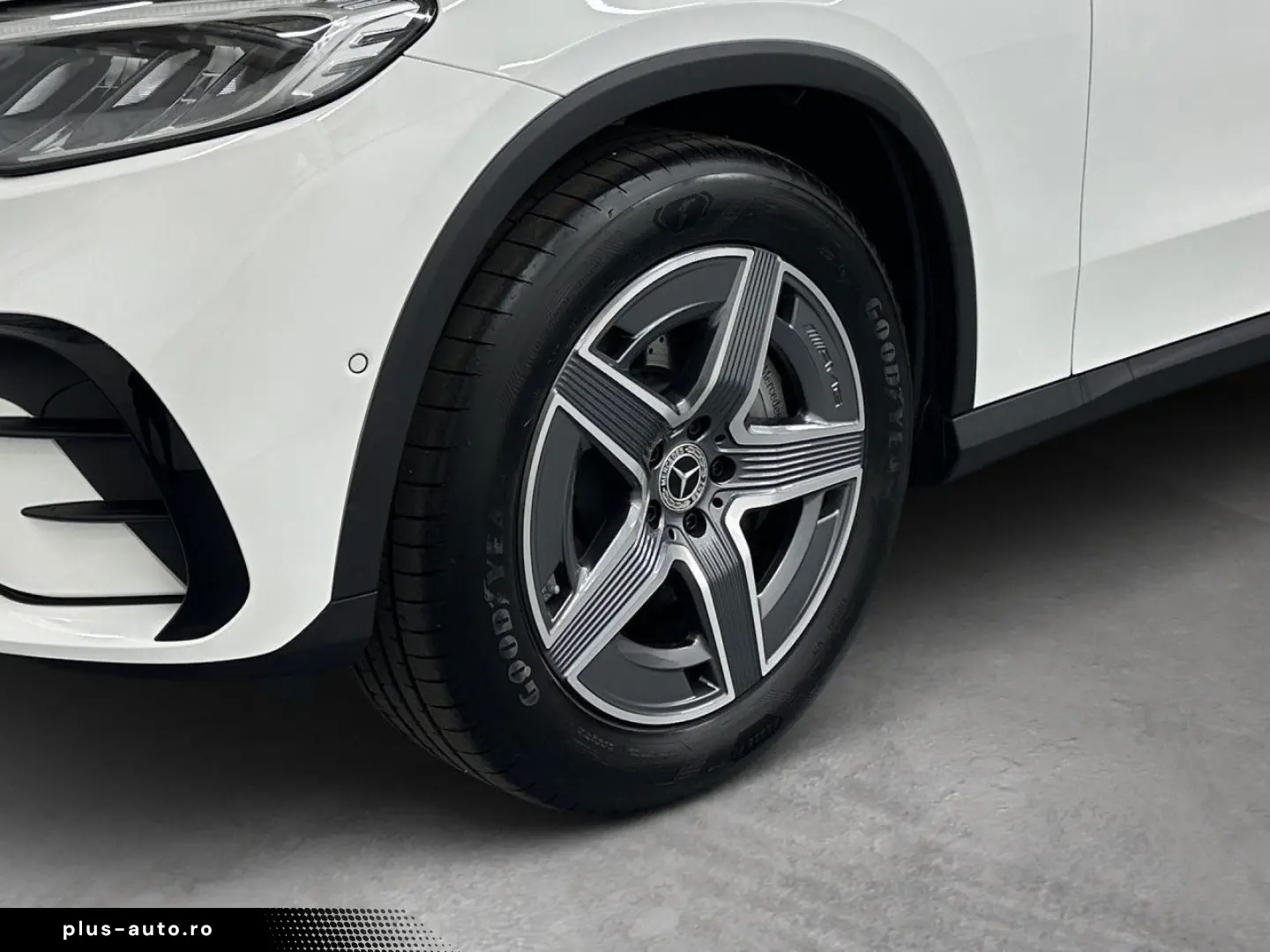 MERCEDES-BENZ GLC 220 d 4M AMG WideScreen LED AHK Kamera PTS
