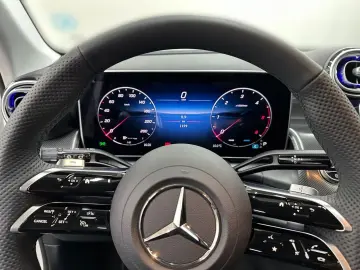 MERCEDES-BENZ GLC 220 d 4M AMG WideScreen LED AHK Kamera PTS