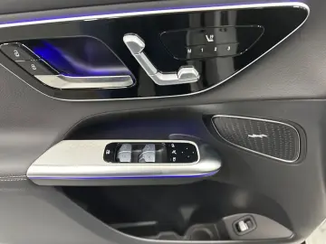 MERCEDES-BENZ GLC 220 d 4M AMG WideScreen LED AHK Kamera PTS