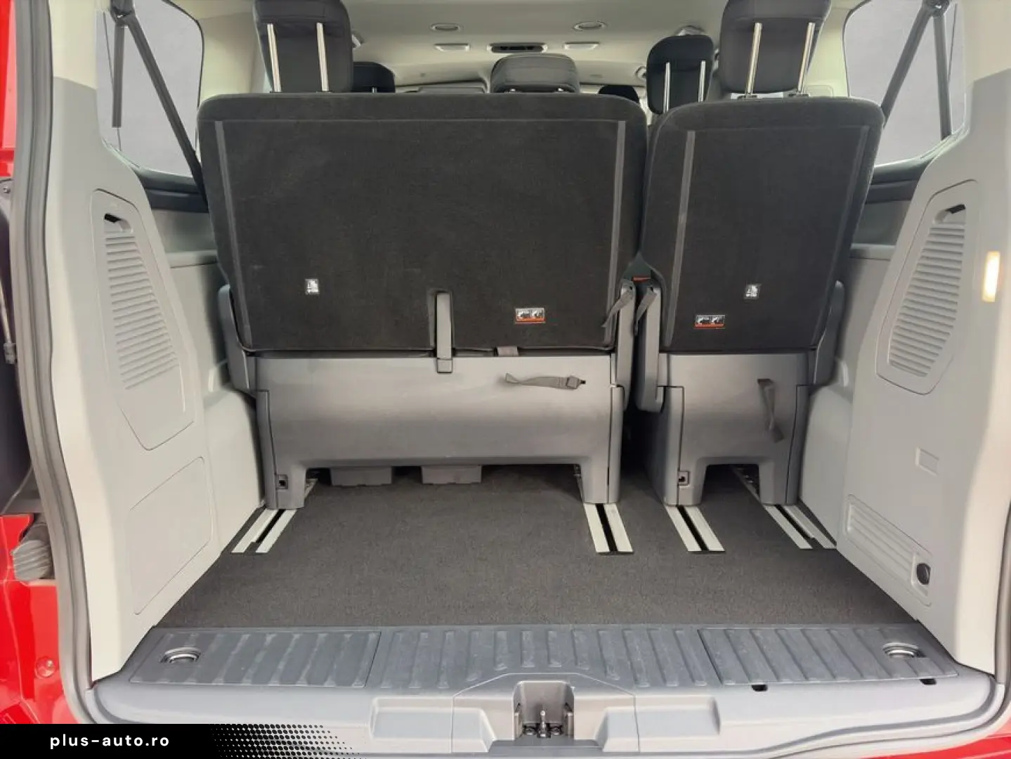 FORD Tourneo Custom 320 L1H1 VA Autm. Titanium
