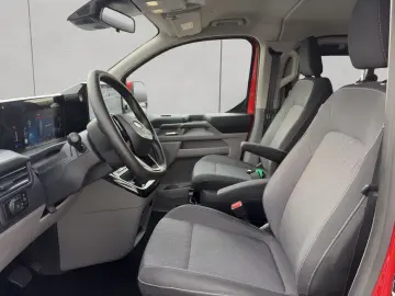 FORD Tourneo Custom 320 L1H1 VA Autm. Titanium