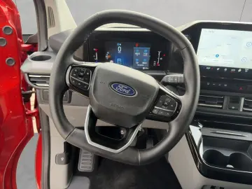 FORD Tourneo Custom 320 L1H1 VA Autm. Titanium
