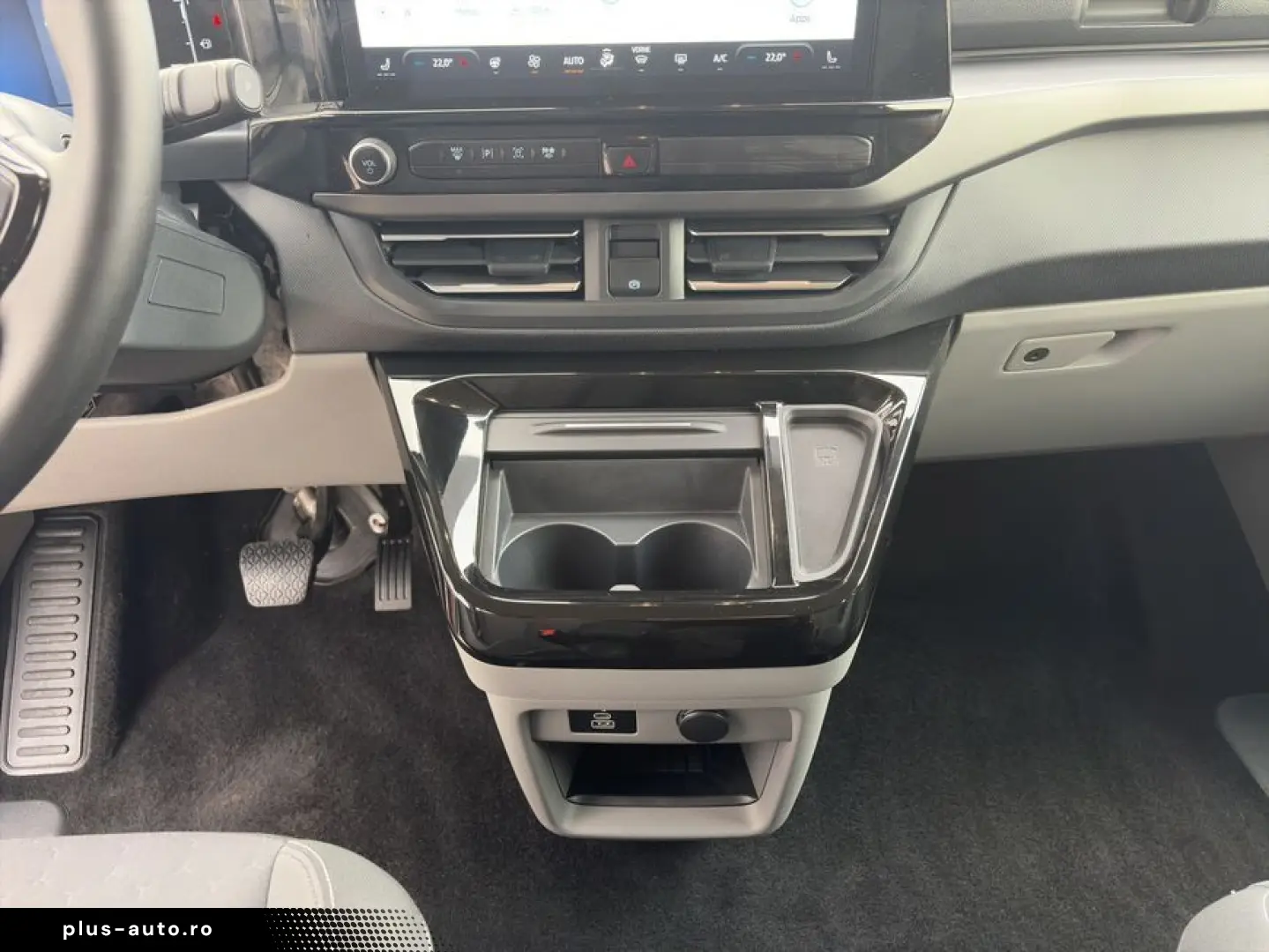 FORD Tourneo Custom 320 L1H1 VA Autm. Titanium