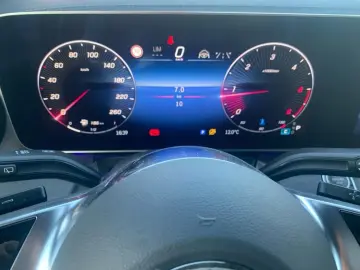 MERCEDES-BENZ V 300 d AVANTGARDE Lang LED DISTR STHZG AHK