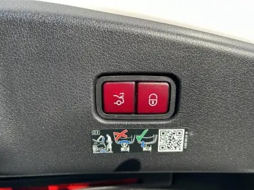 MERCEDES-BENZ CLE 450 4M AMG Prem  DISTRO Massage HA&hellip;