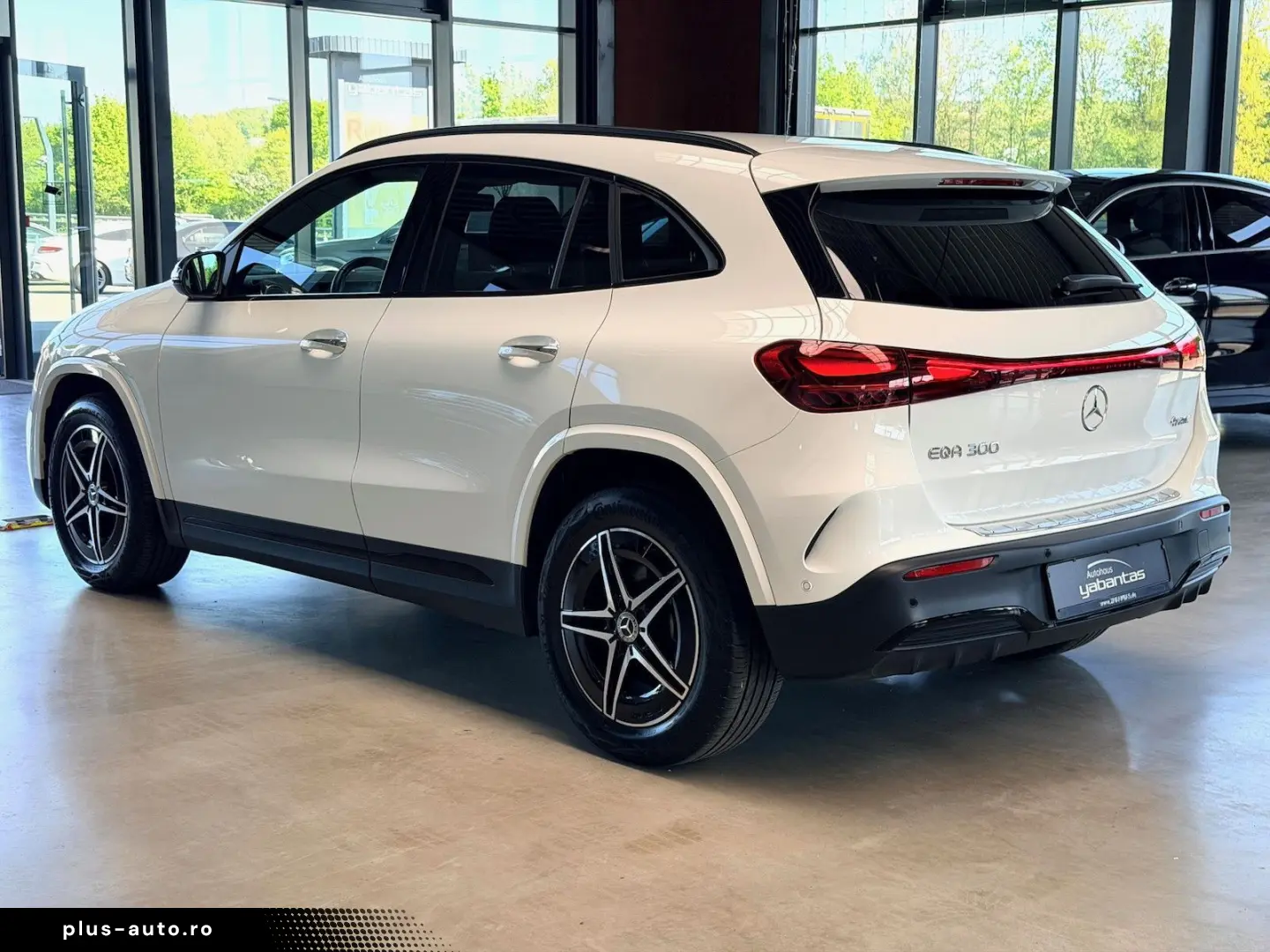 MERCEDES-BENZ EQA 300 4Matic AMG Night Kamera DISTRO&hellip;
