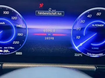 MERCEDES-BENZ EQA 300 4Matic AMG Night Kamera DISTRO&hellip;