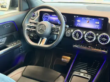 MERCEDES-BENZ EQA 300 4Matic AMG Night Kamera DISTRO&hellip;