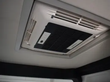 MERCEDES-BENZ James Cook 419 CDI 4x4 9 G-Tronic Slide Out