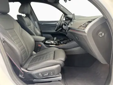 BMW X3 xD30i M SPORT Laser DAPr HUD Sthz Pano HK AHK