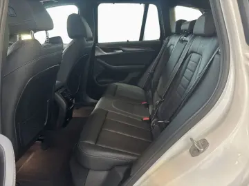 BMW X3 xD30i M SPORT Laser DAPr HUD Sthz Pano HK AHK