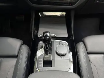 BMW X3 xD30i M SPORT Laser DAPr HUD Sthz Pano HK AHK