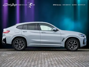BMW X4 xDrive20i M-Sport AHK PANO ACC KoZg HuD Laser