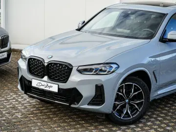 BMW X4 xDrive20i M-Sport AHK PANO ACC KoZg HuD Laser