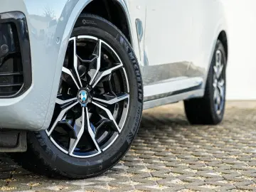 BMW X4 xDrive20i M-Sport AHK PANO ACC KoZg HuD Laser
