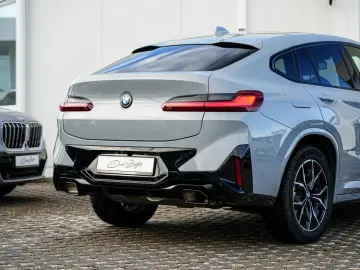 BMW X4 xDrive20i M-Sport AHK PANO ACC KoZg HuD Laser