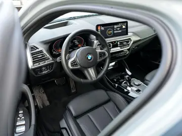 BMW X4 xDrive20i M-Sport AHK PANO ACC KoZg HuD Laser