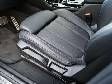 BMW X4 xDrive20i M-Sport AHK PANO ACC KoZg HuD Laser